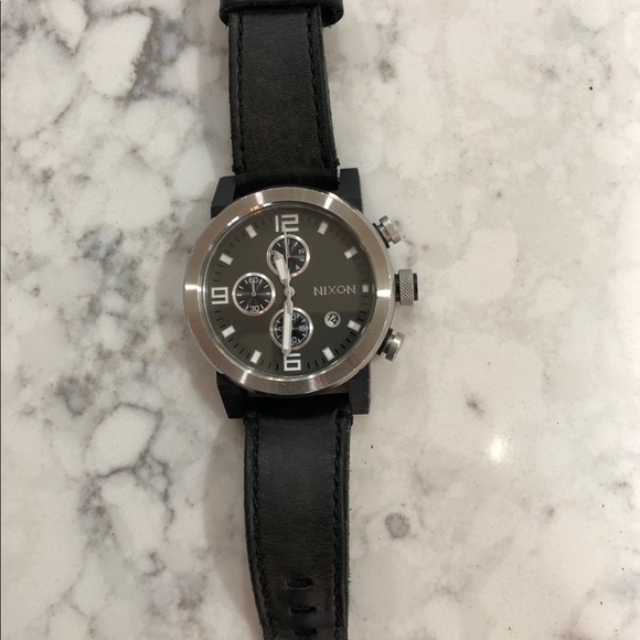 EUC Nixon “the ride” chronograph Watch - Picture 2 of 3